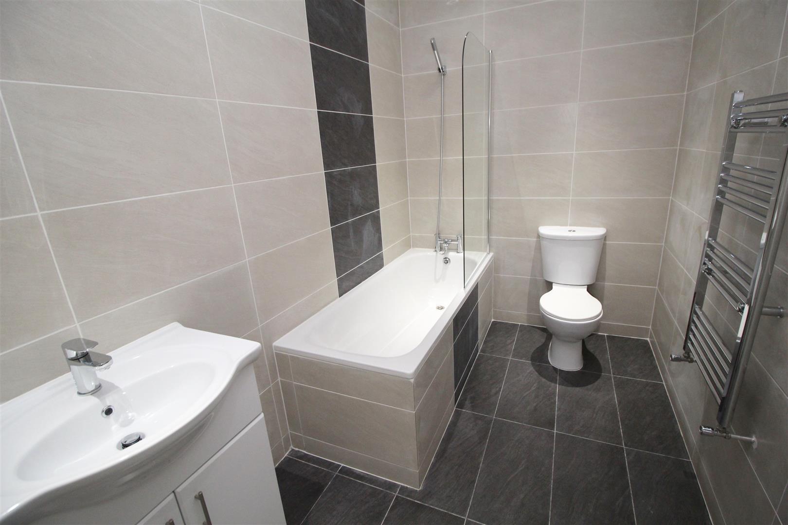 Bowthorpe House, Manor Royal Image 3