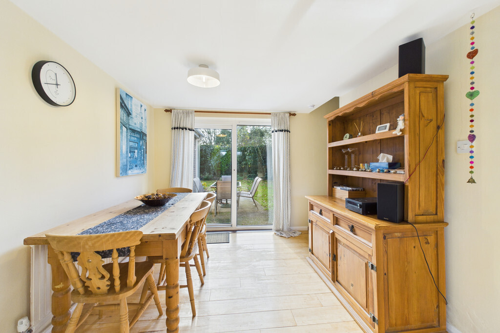 Green Road, Hales Image 9