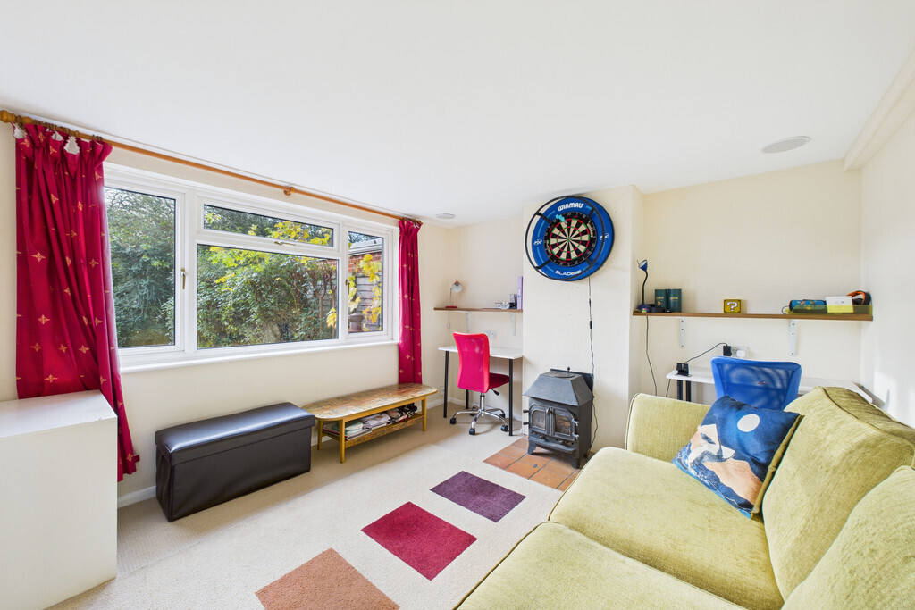 Green Road, Hales Image 11