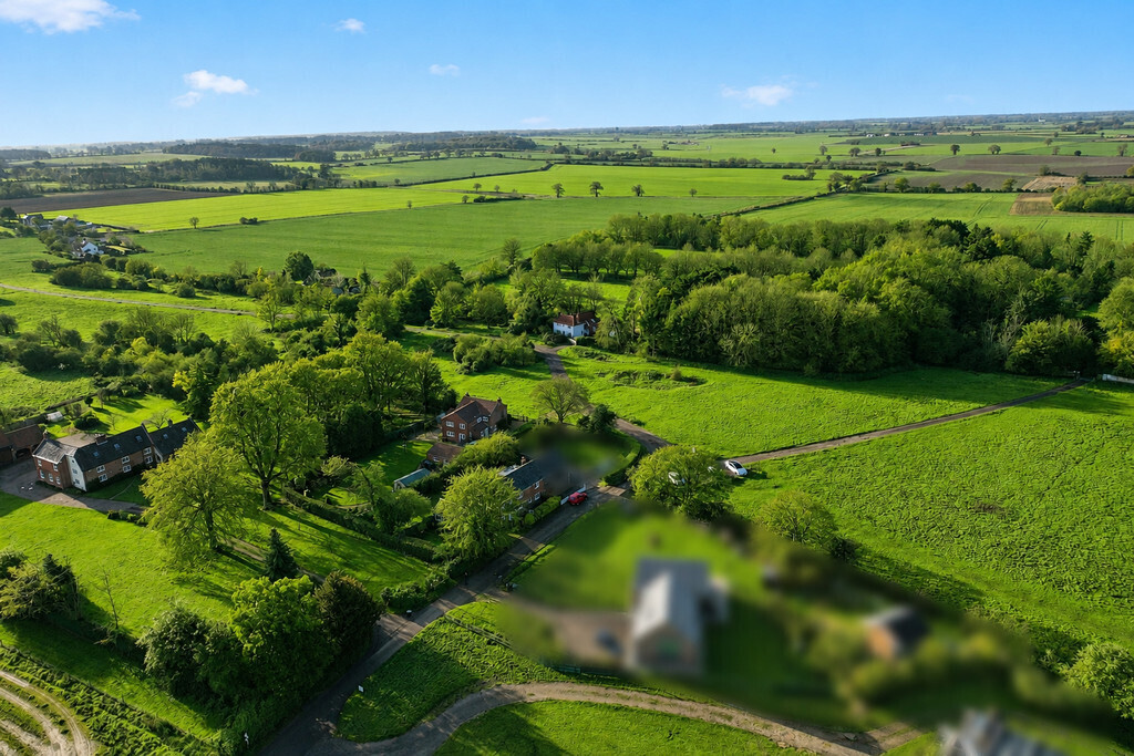 Green Road, Hales Image 23