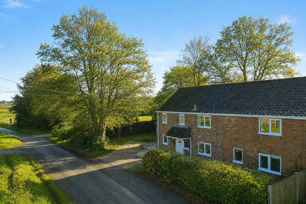 Green Road, Hales Image 24