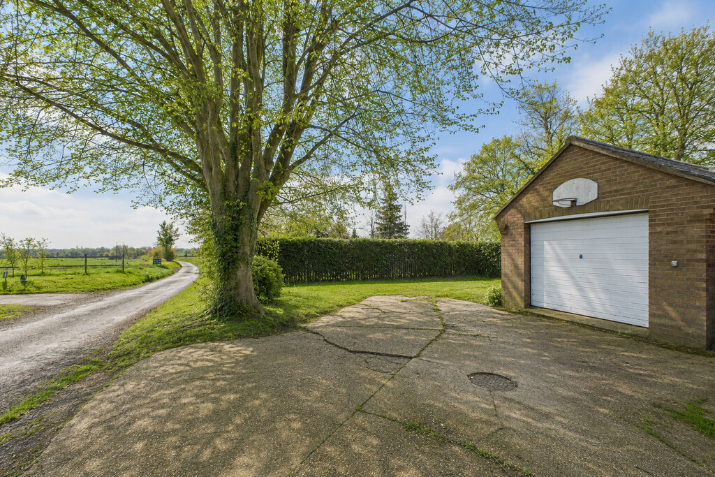 Green Road, Hales Image 25
