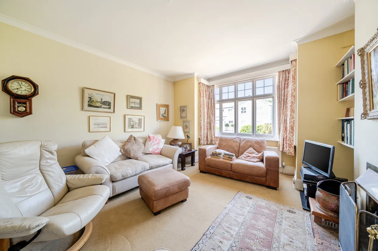 York Road, Farnham, GU9 photo 5