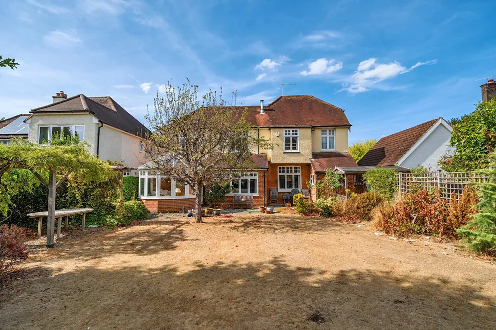 York Road, Farnham, GU9 photo 18