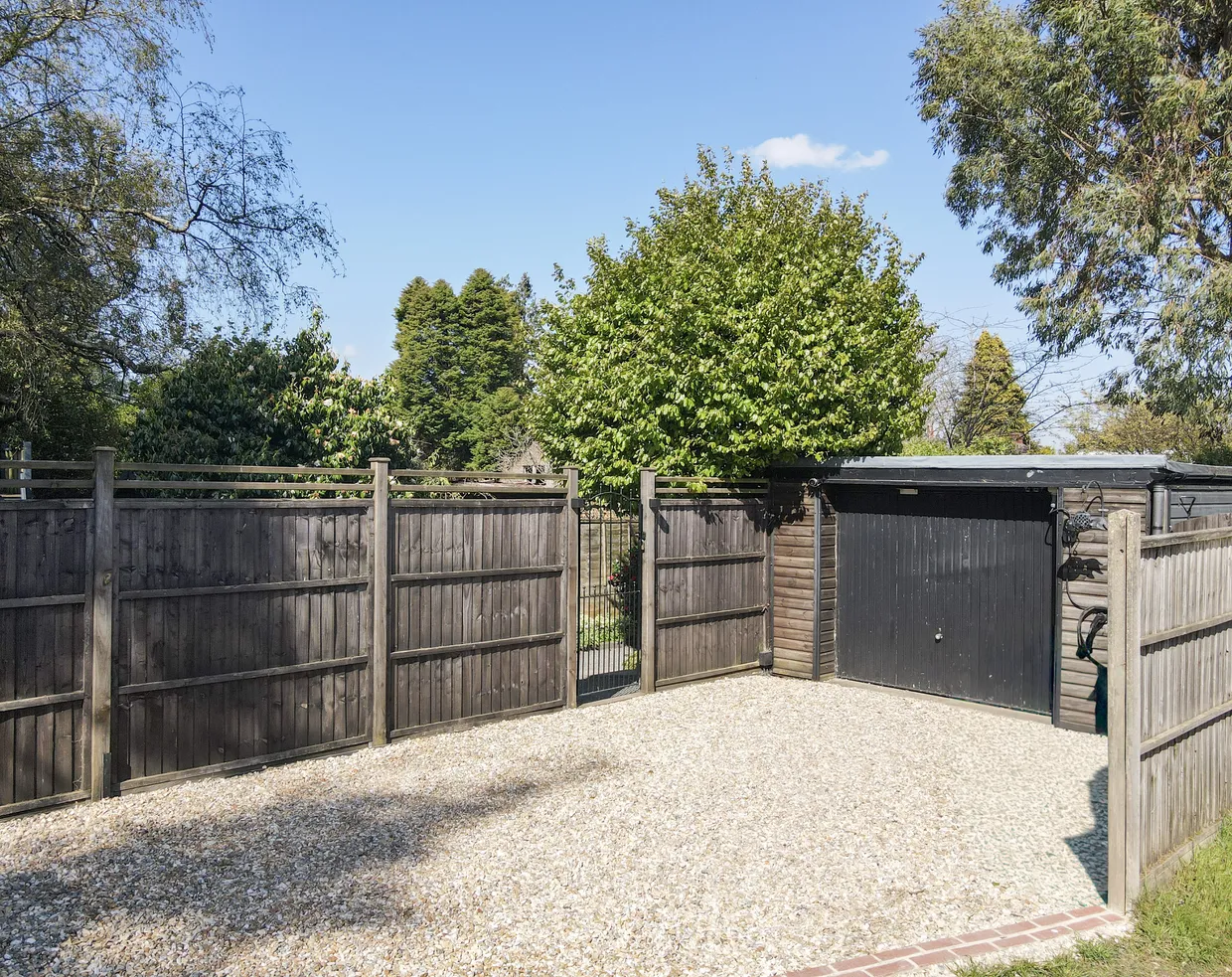Grove Road, Hindhead, GU26 photo 21