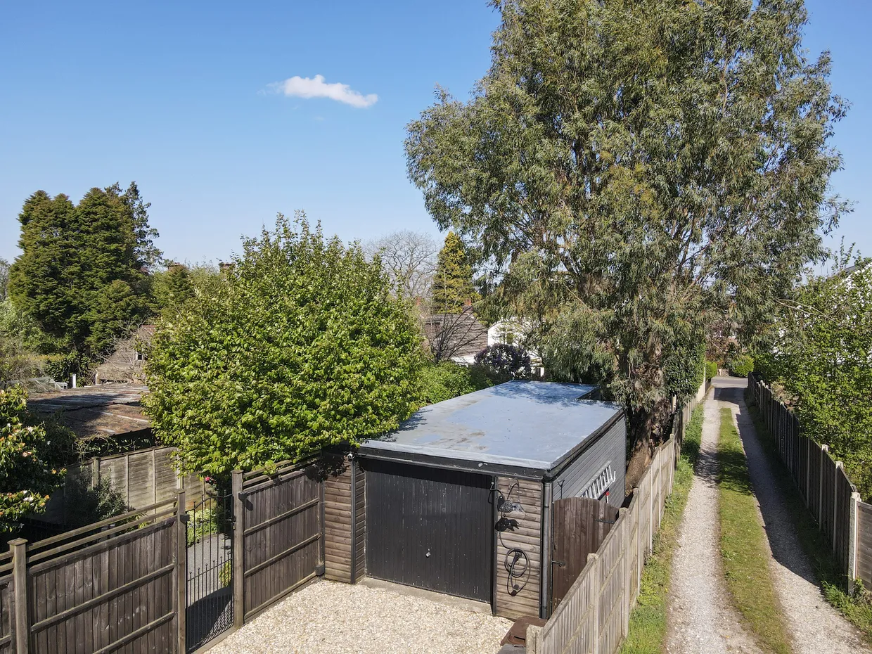 Grove Road, Hindhead, GU26 photo 22