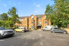 Epsom Road, Epsom
