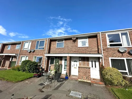 Wharfedale Drive, WIRRALphoto