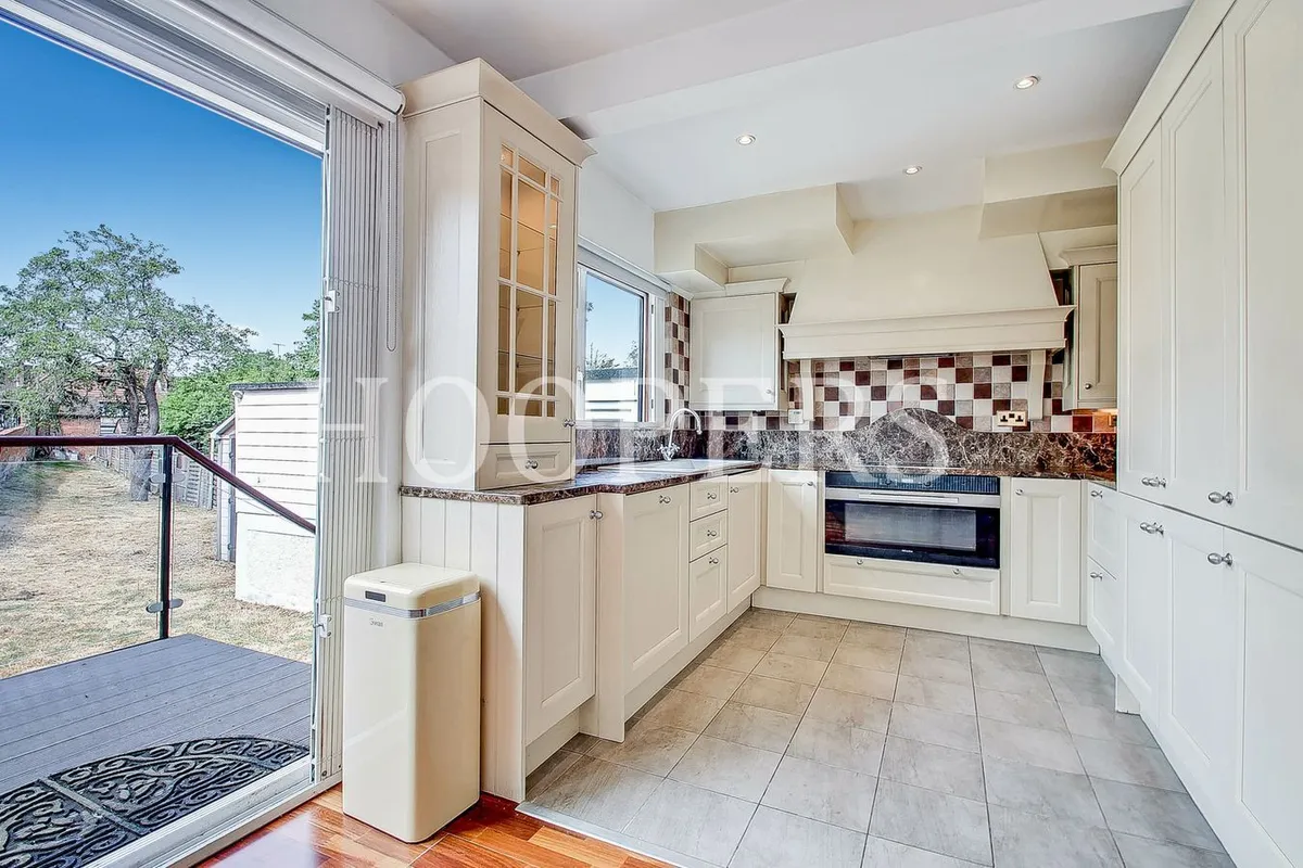 Brook Road, London, NW2