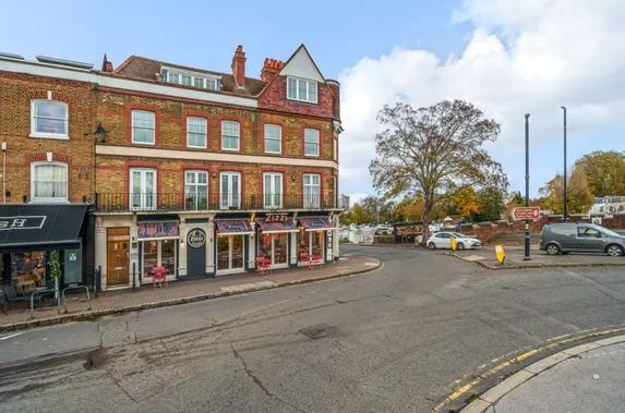 Bridge Road, East Molesey KT8