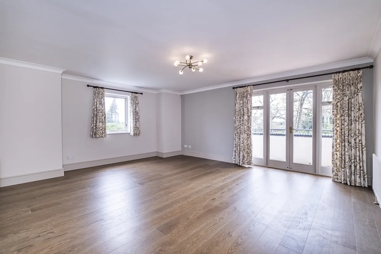 Westergate House Portsmouth Road KT1 photo 2