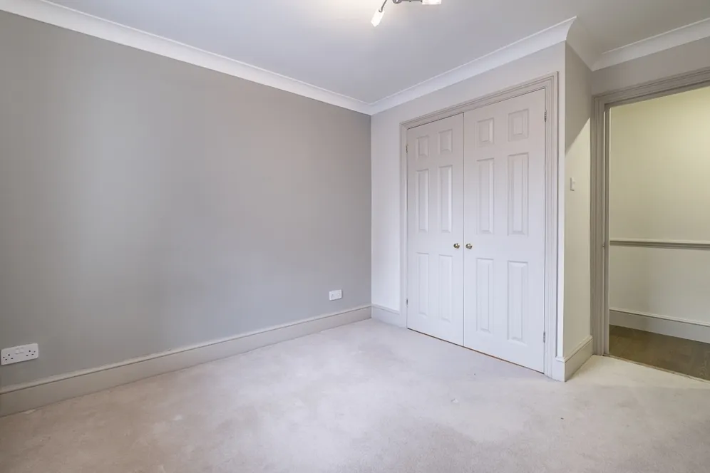 Westergate House Portsmouth Road KT1 photo 4