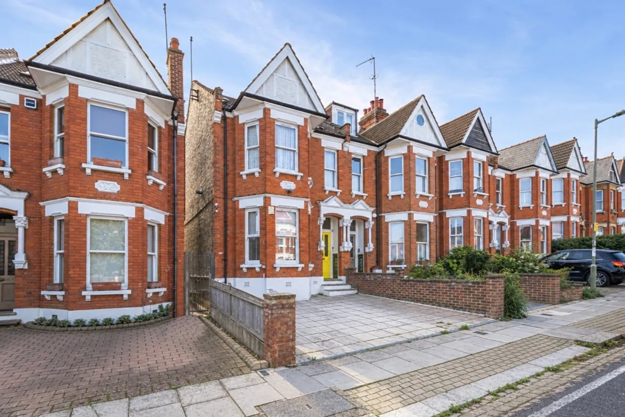 Sutton Road London N10 photo 5