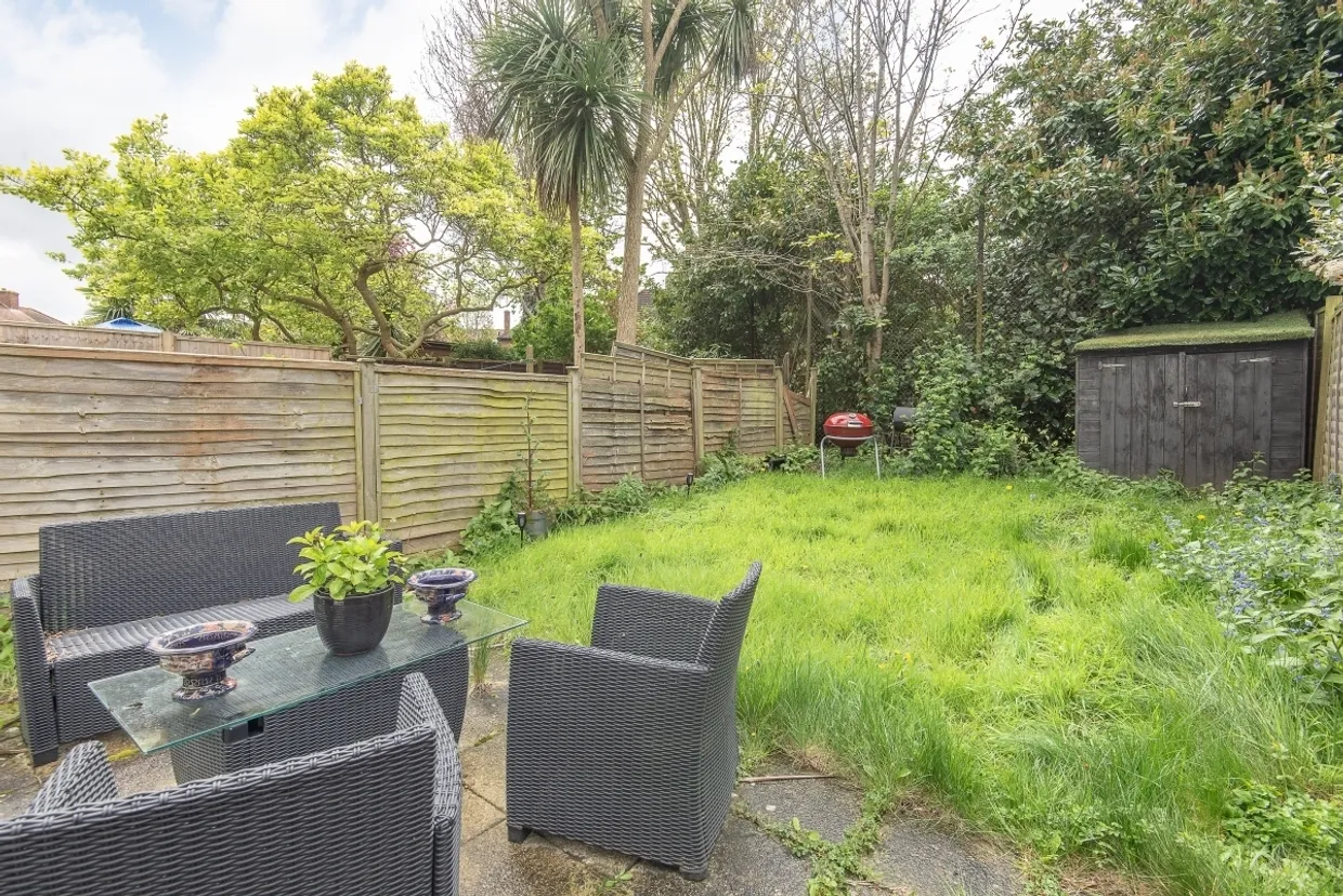 Greenstead Gardens London SW15 photo 4