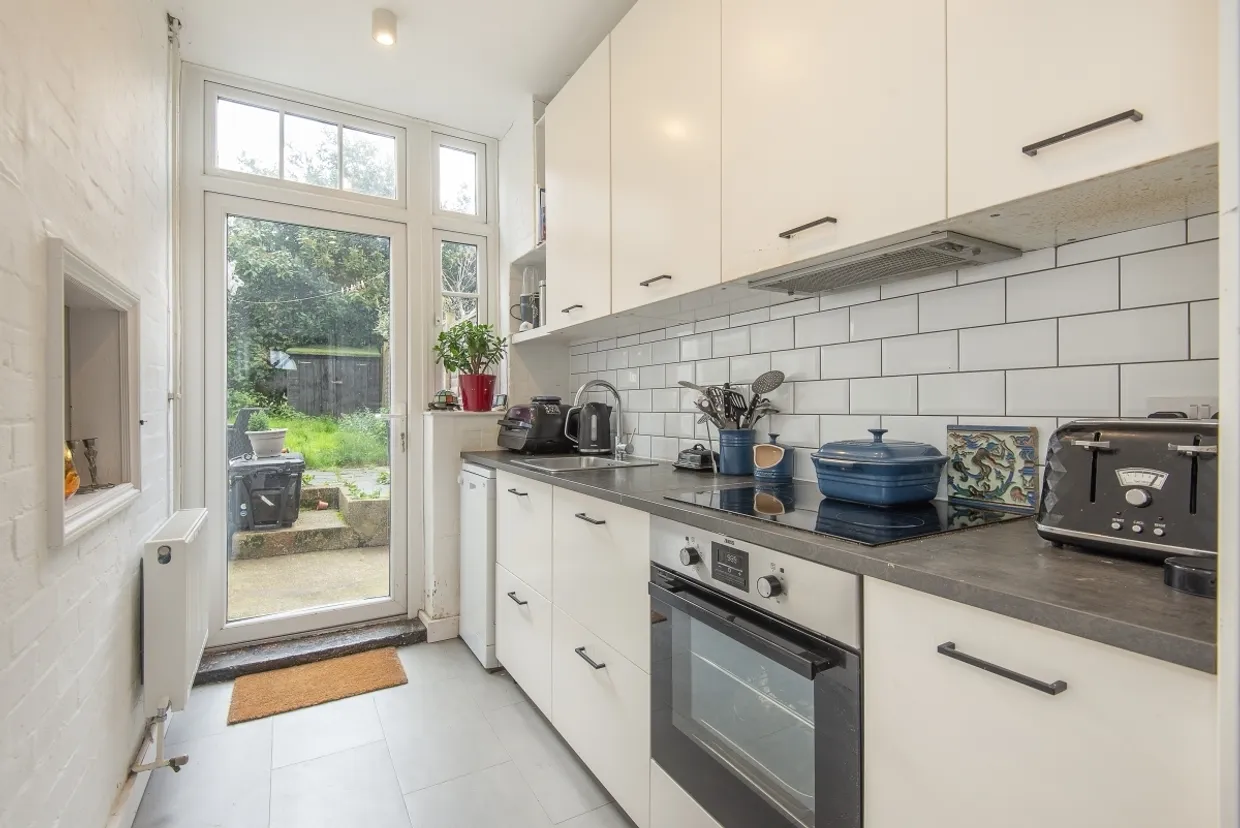 Greenstead Gardens London SW15 photo 5