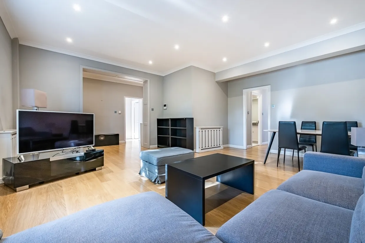 Ovington Square Knightsbridge SW3 photo 2