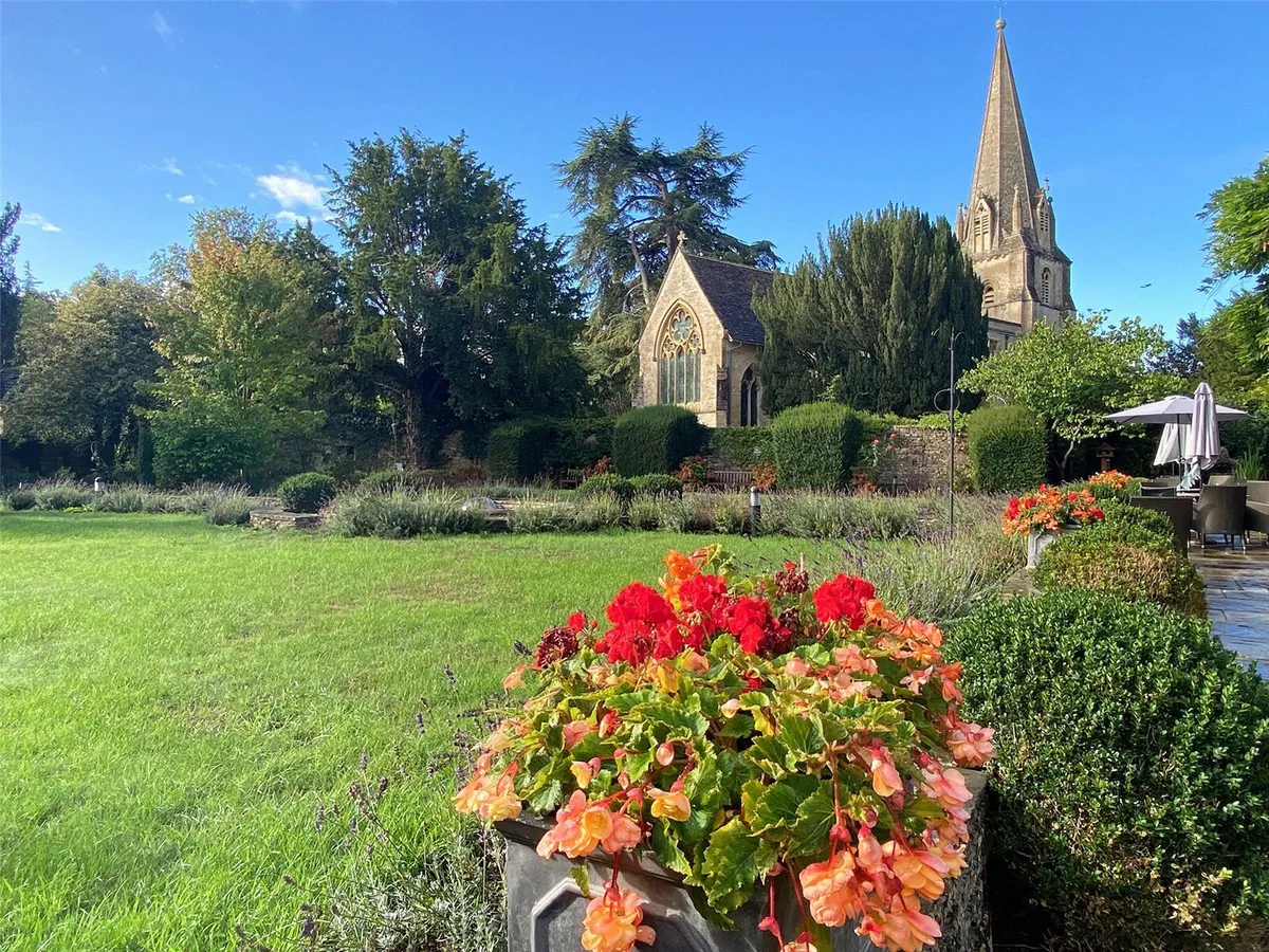 Station Road, Shipton-under-Wychwood, Chipping Norton, Oxfordshire, OX7