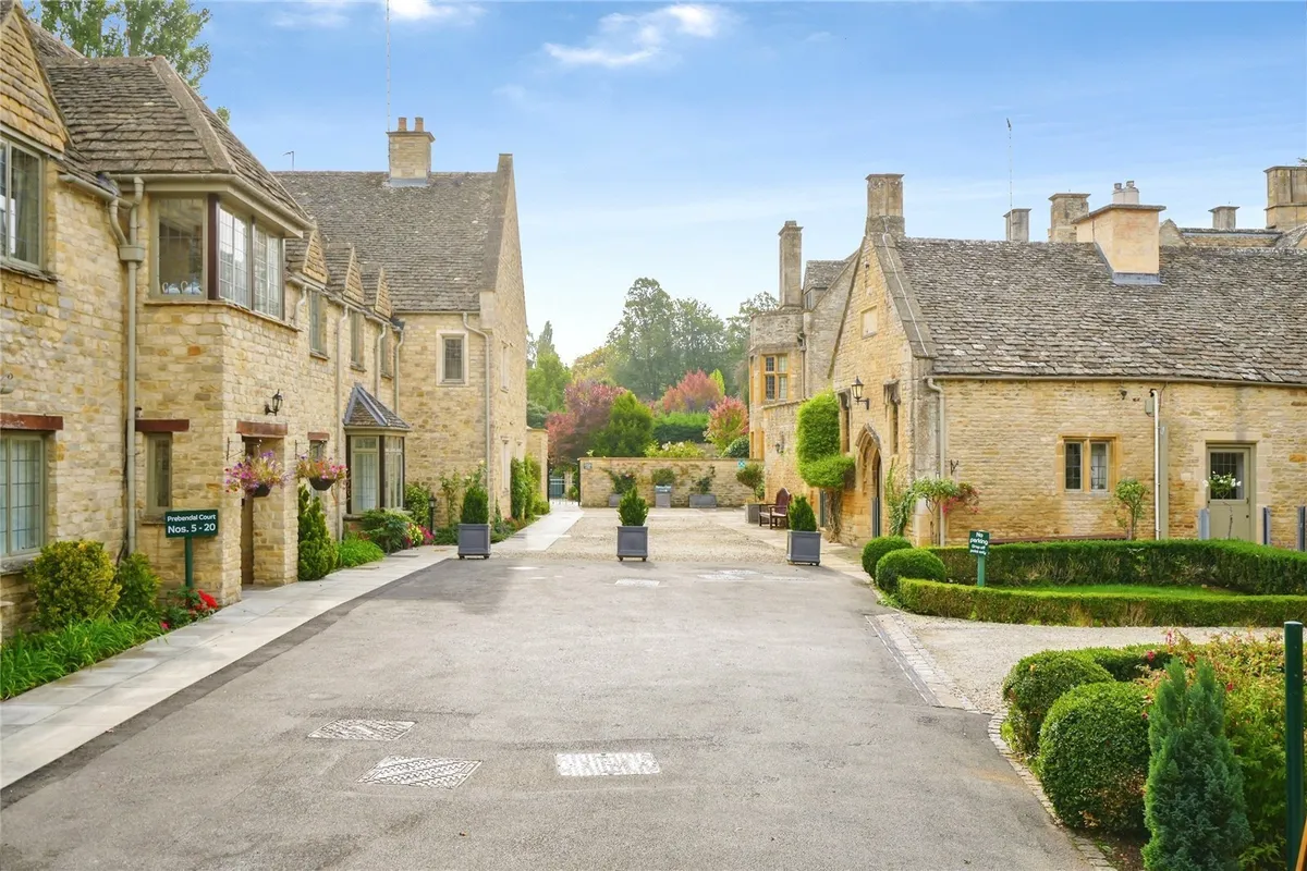 Station Road, Shipton-under-Wychwood, Chipping Norton, Oxfordshire, OX7