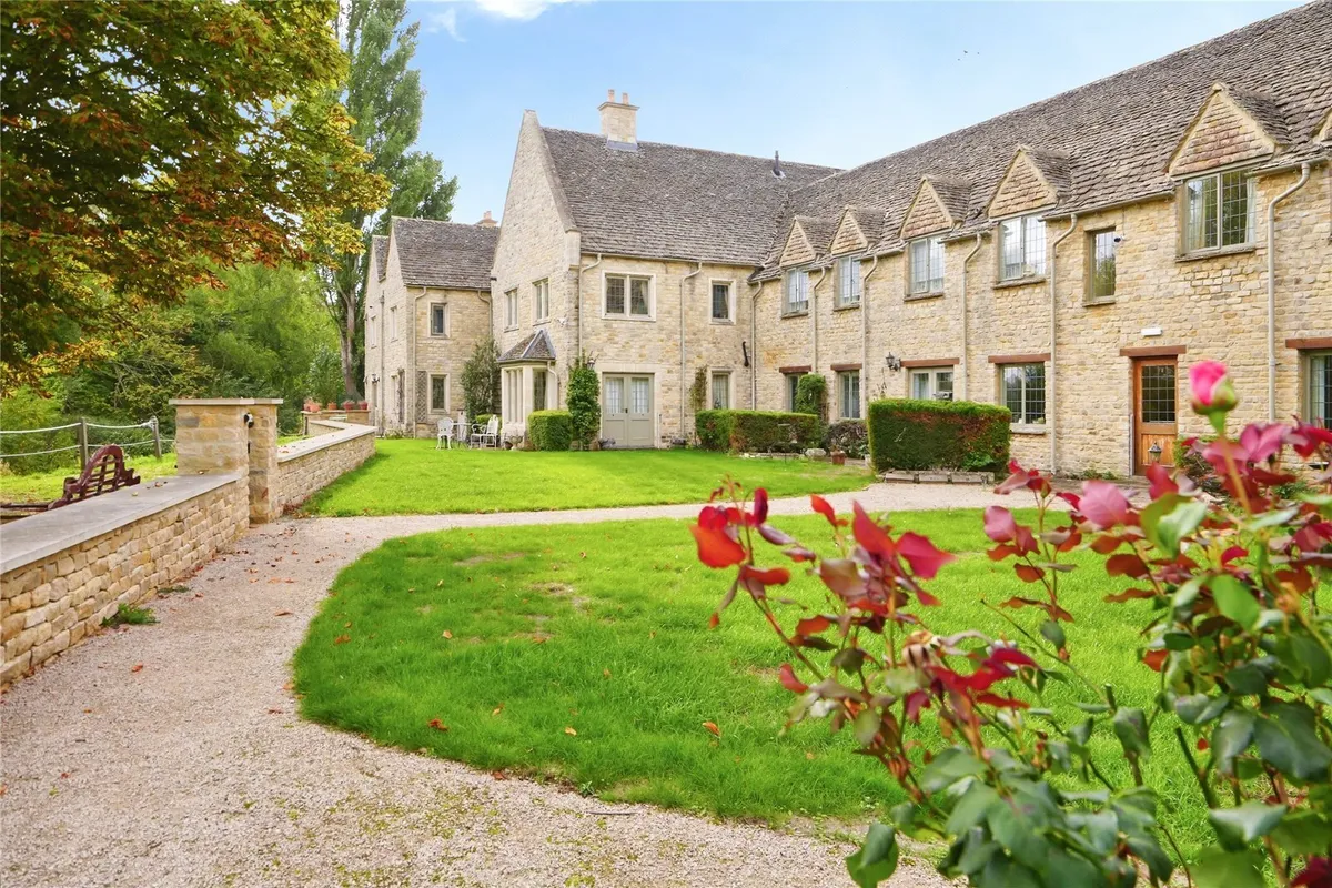 Station Road, Shipton-under-Wychwood, Chipping Norton, Oxfordshire, OX7