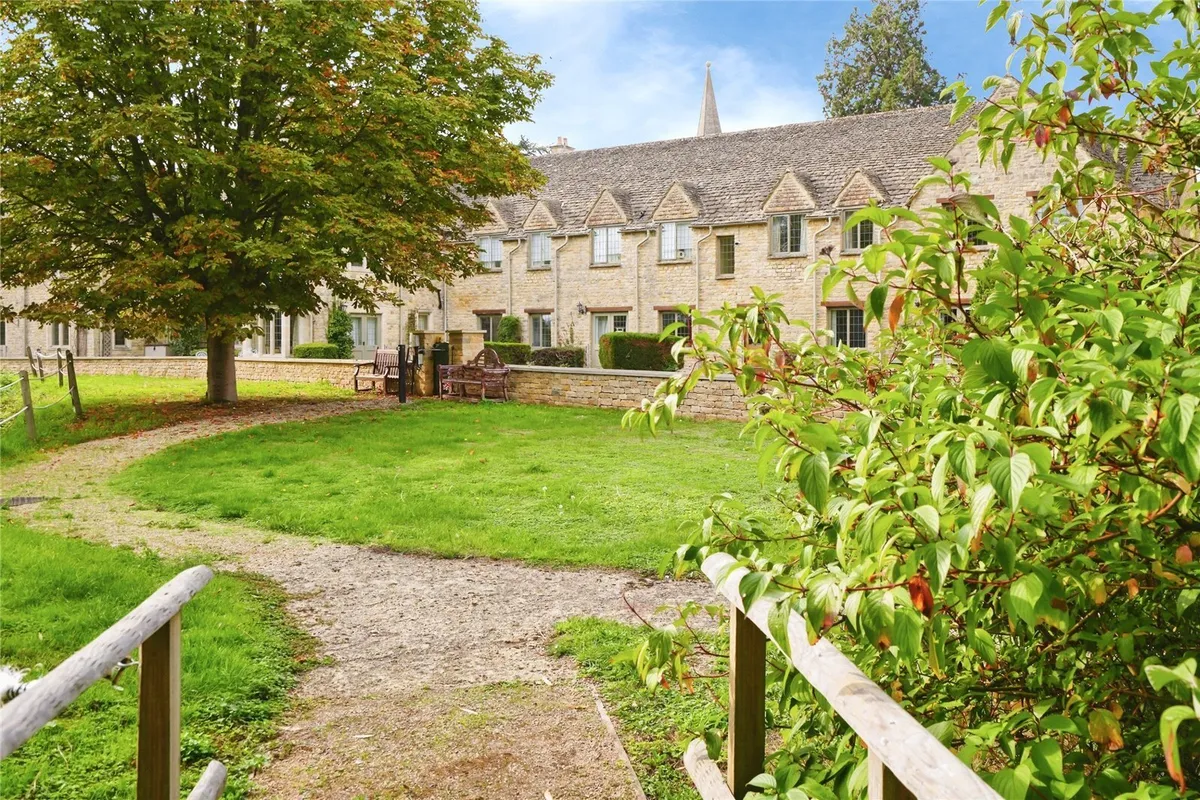 Station Road, Shipton-under-Wychwood, Chipping Norton, Oxfordshire, OX7