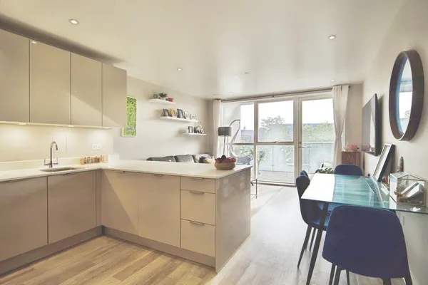Station Road, London, N11
