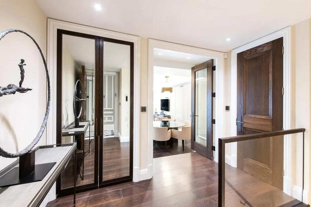 Prince of Wales Terrace London W8 photo 5