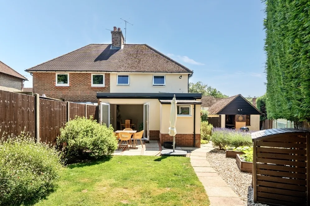 Border Road Haslemere GU27 photo 9