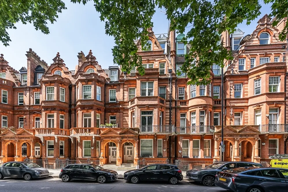 Lower Sloane Street London SW1W photo 15
