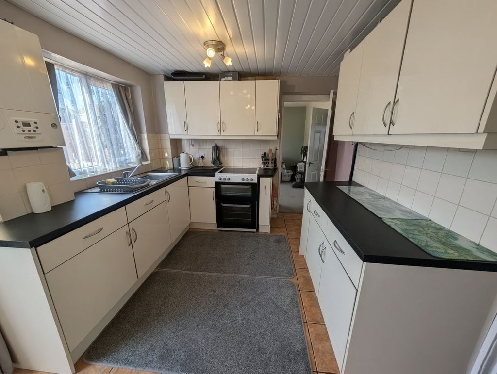 Waltham Crescent, Nuneaton Image 4