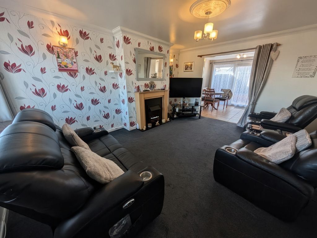 Waltham Crescent, Nuneaton Image 6