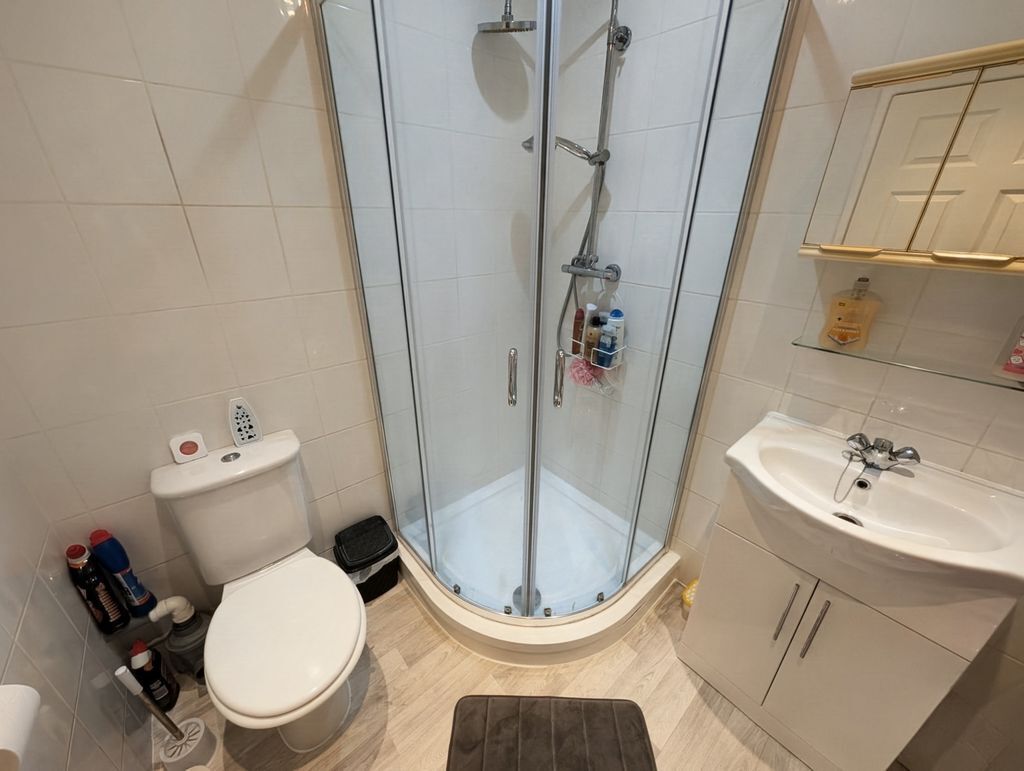 Waltham Crescent, Nuneaton Image 9