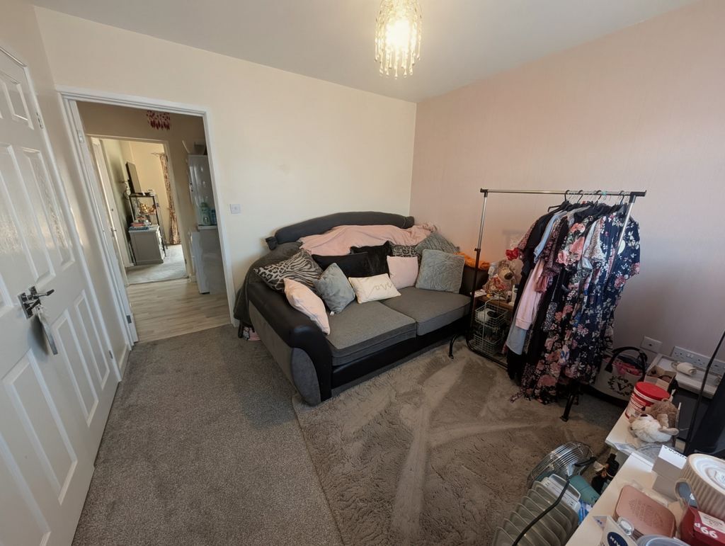 Waltham Crescent, Nuneaton Image 10