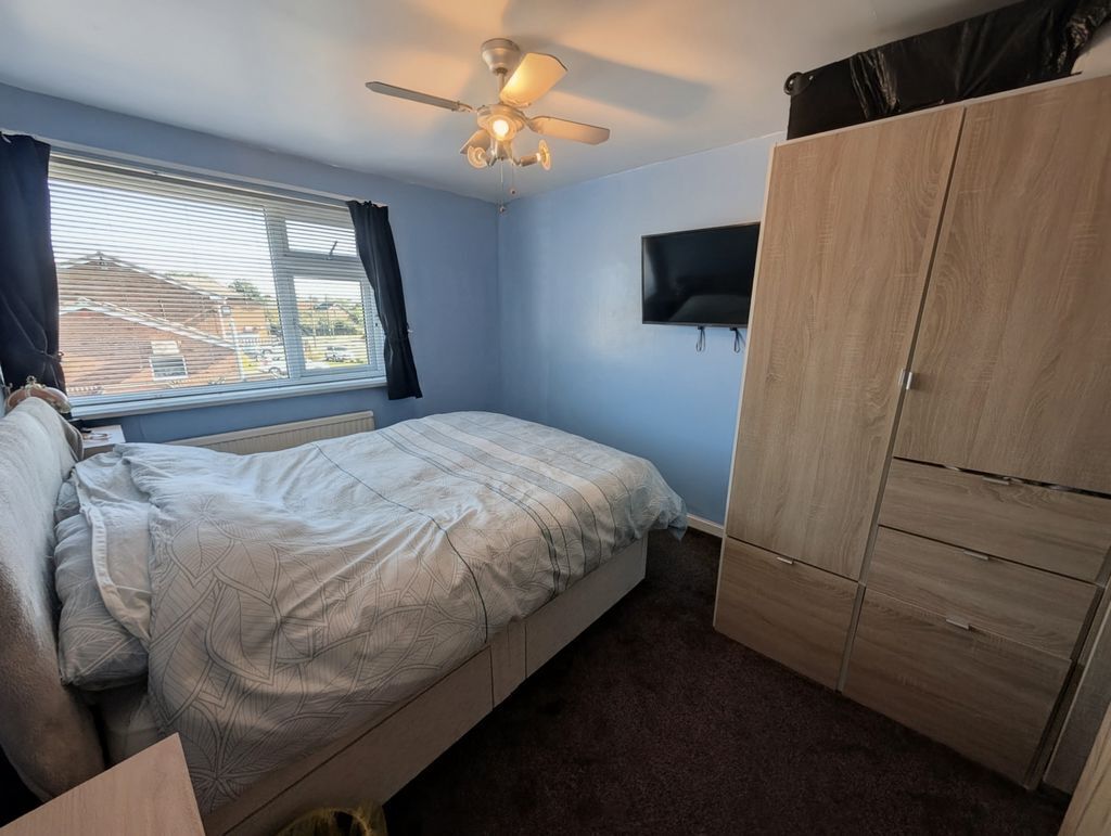 Waltham Crescent, Nuneaton Image 13