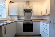 Clos Y Dolydd, Beddau, PONTYPRIDD