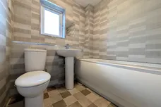 Clos Y Dolydd, Beddau, PONTYPRIDD