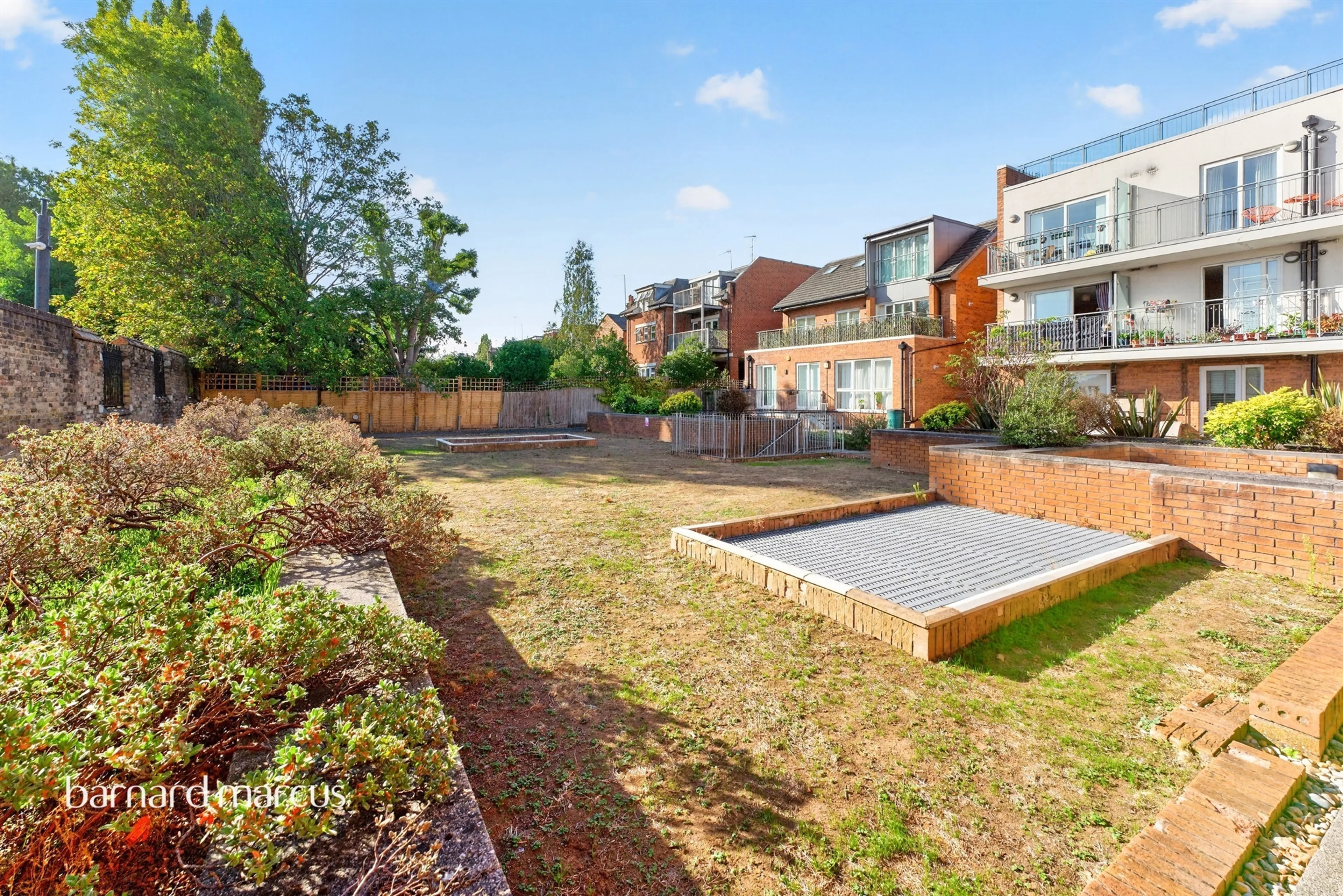 Property at Lankaster Gardens, London
