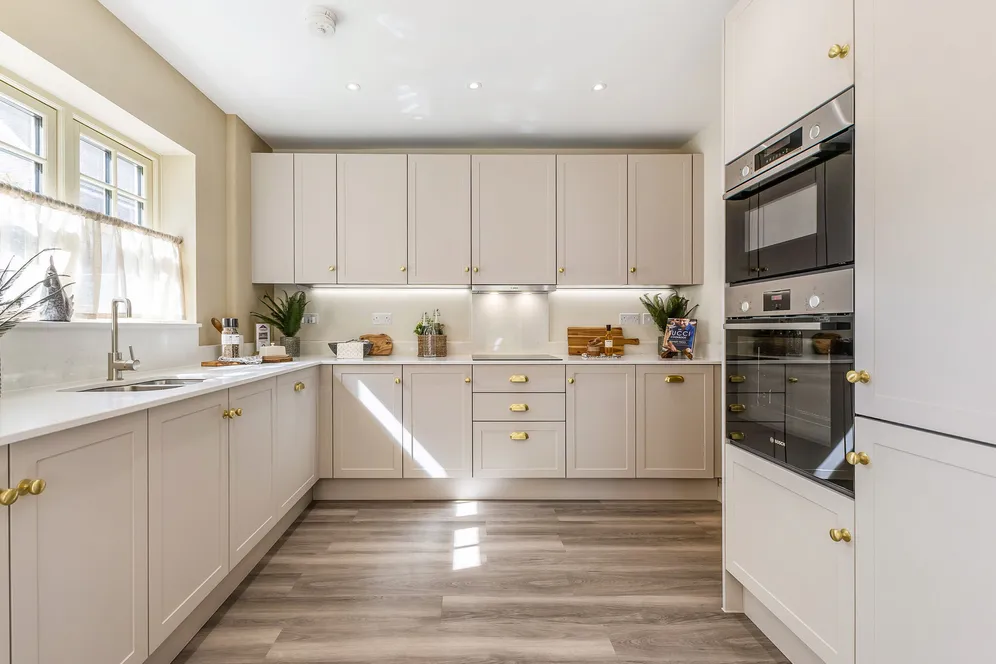 The Aspen, Headley Chase, Epsom, KT18 photo 3