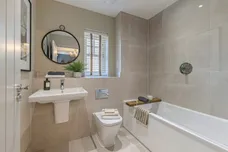 The Aspen, Headley Chase, Epsom, KT18 photo 11