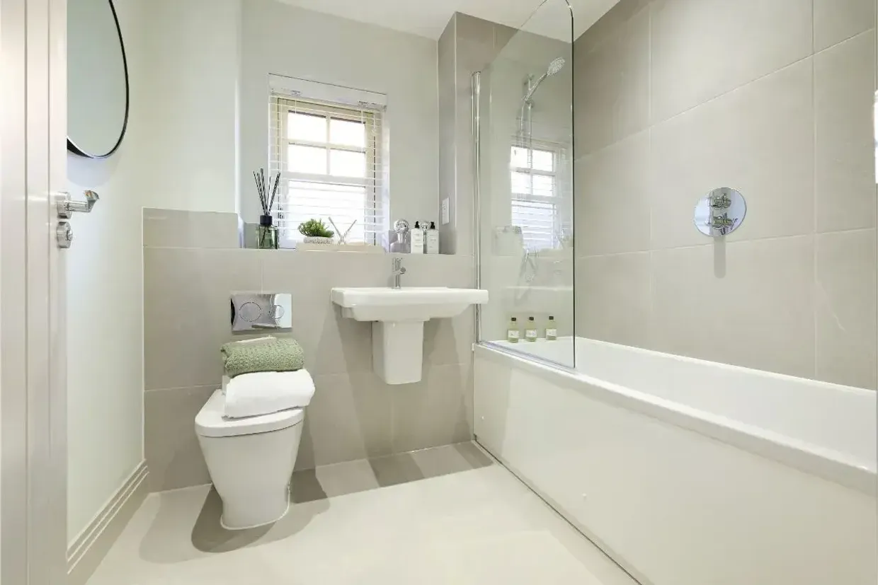 Headley Chase, Epsom, KT18 photo 5