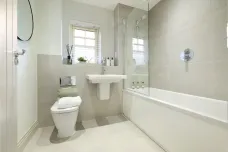 Headley Chase, Epsom, KT18 photo 5