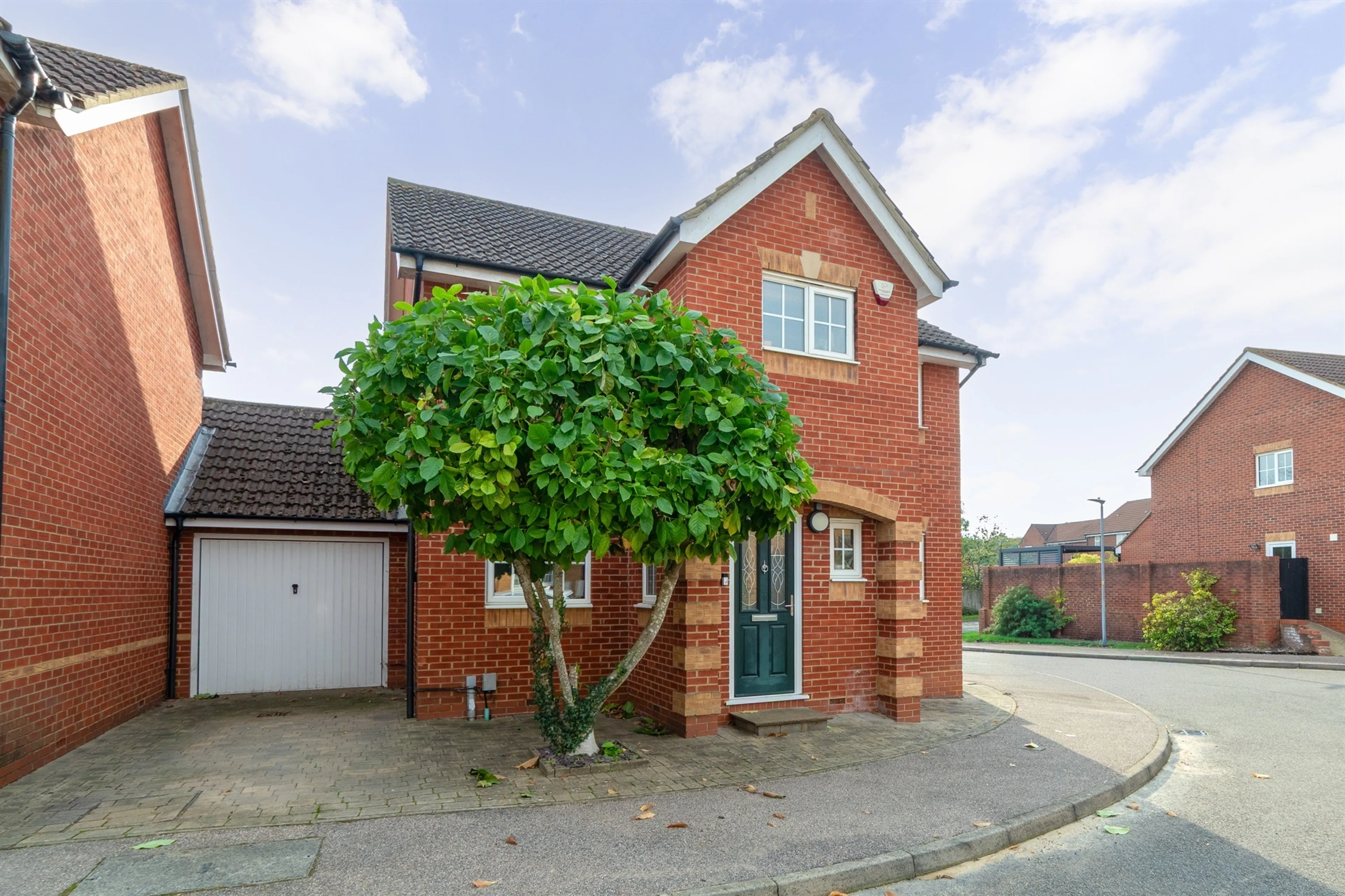 Property at Harvest Lane, Stevenage