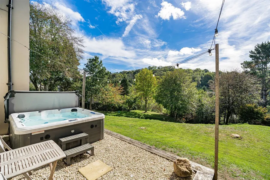 Property Image 25
