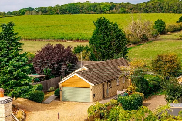 Cotterstock Road, Glapthorn, PE8 photo 1