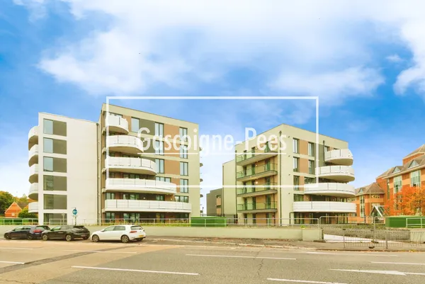 Farnborough, GU14