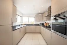 Kingston Road, London, SW20 photo 2