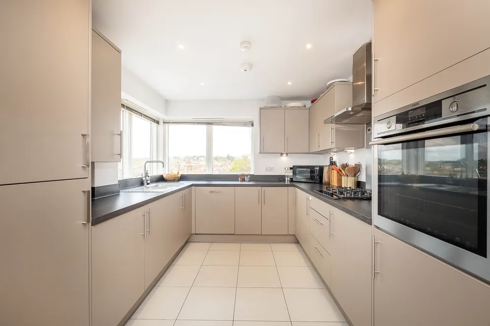 Kingston Road, London, SW20 photo 2