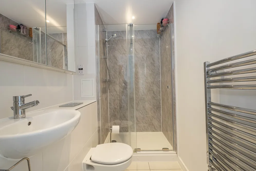 Kingston Road, London, SW20 photo 6