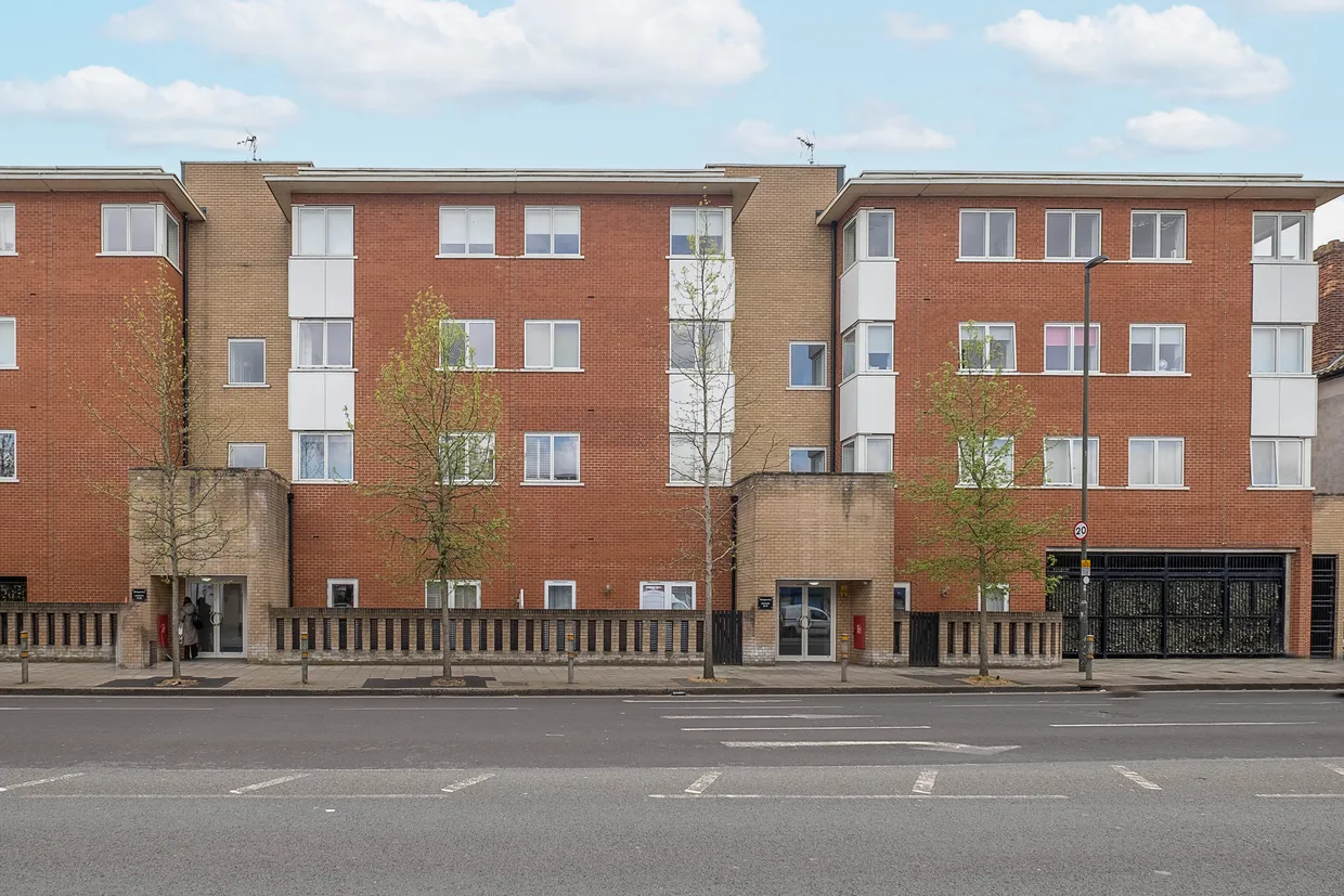 Kingston Road, London, SW20 photo 13
