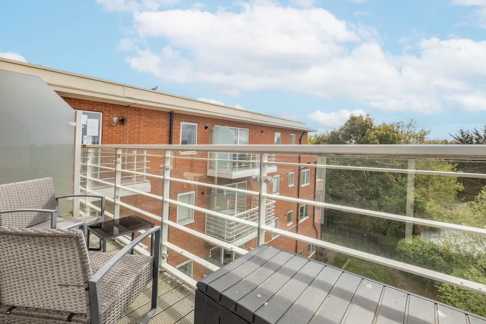Kingston Road, London, SW20 photo 21