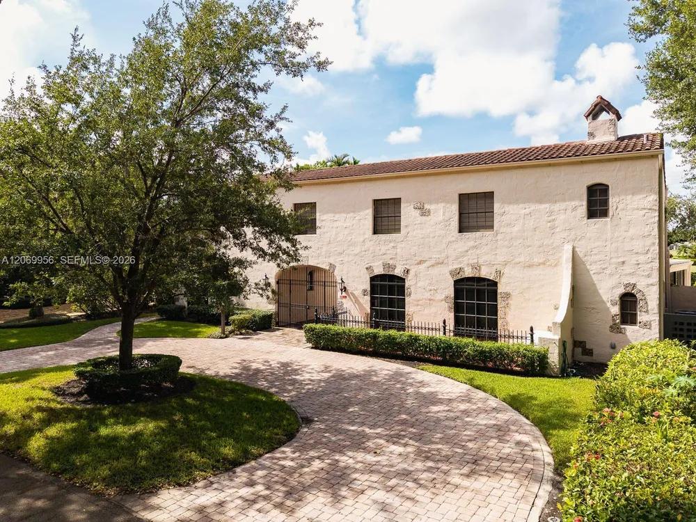 4128 Pinta Ct, Coral Gables, FL 33146